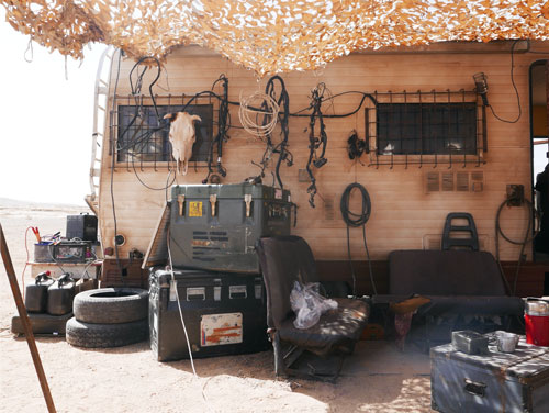 Hostile Caravane camping